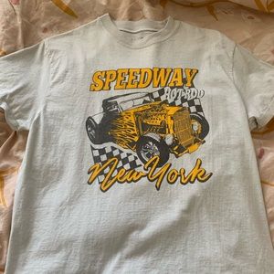 BRANDY MELVILLE GRAPHIC TEE